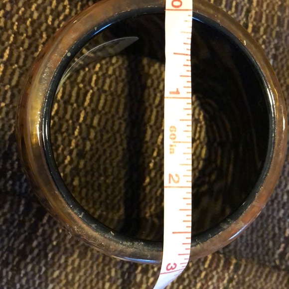 Gorgeous tortoise like “lucite” bracelet. - Picture 4 of 5